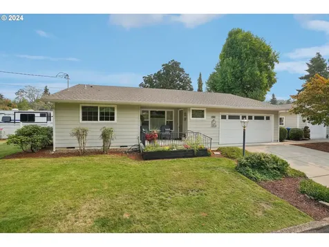 901 Barger Street Silverton OR 97381