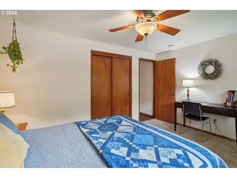 901 Barger Street Silverton OR 97381