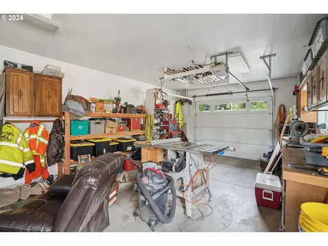 901 Barger Street Silverton OR 97381