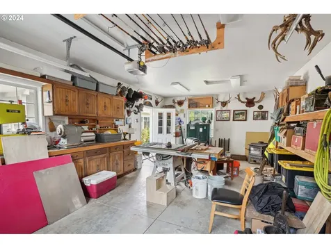 901 Barger Street Silverton OR 97381