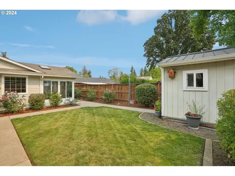 901 Barger Street Silverton OR 97381