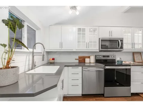 2301 Ne Rodney Avenue Portland OR 97212