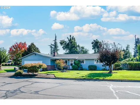 1977 Lomond Avenue Springfield OR 97477