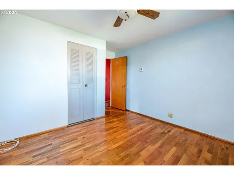 1977 Lomond Avenue Springfield OR 97477