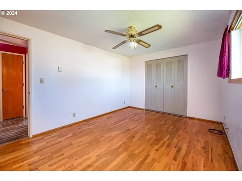1977 Lomond Avenue Springfield OR 97477