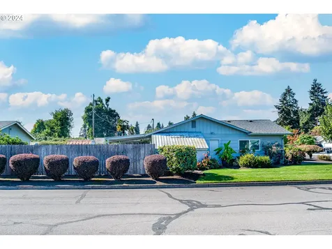 1977 Lomond Avenue Springfield OR 97477