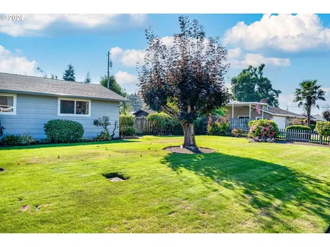 1977 Lomond Avenue Springfield OR 97477