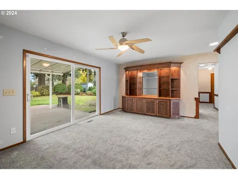 1235 NE 135th Avenue Portland OR 97230