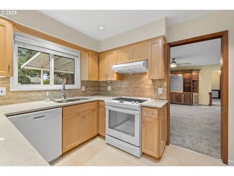 1235 NE 135th Avenue Portland OR 97230