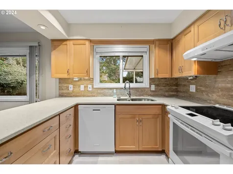 1235 NE 135th Avenue Portland OR 97230