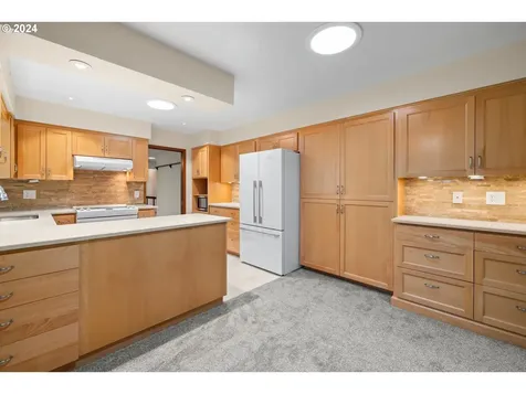 1235 NE 135th Avenue Portland OR 97230