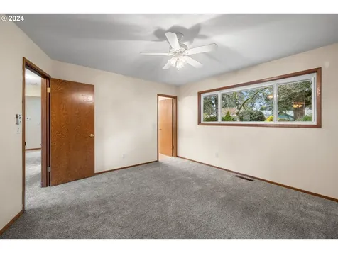 1235 NE 135th Avenue Portland OR 97230