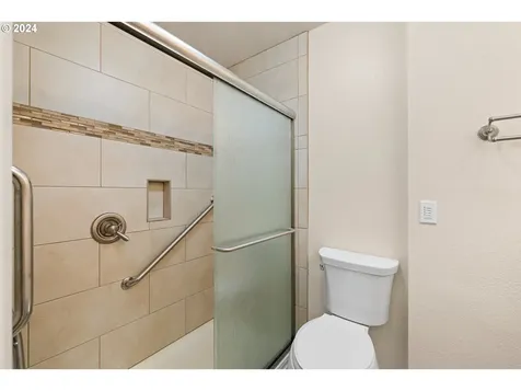 1235 NE 135th Avenue Portland OR 97230