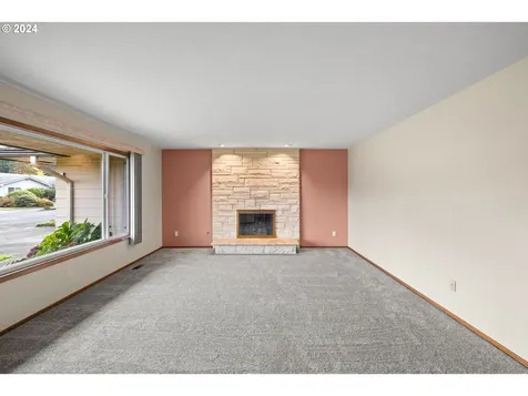 1235 NE 135th Avenue Portland OR 97230