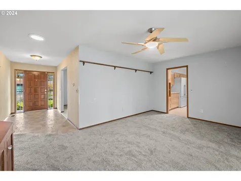 1235 NE 135th Avenue Portland OR 97230