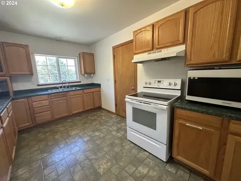 10000 S Bank Drive Roseburg OR 97470