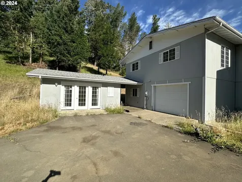 10000 S Bank Drive Roseburg OR 97470