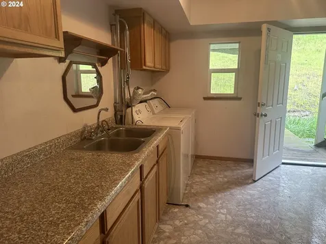10000 S Bank Drive Roseburg OR 97470