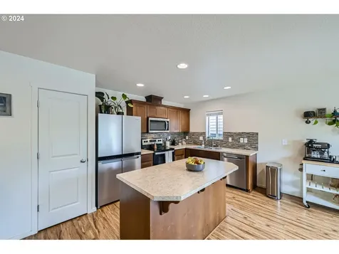 13011 NE 114th Way Vancouver WA 98682