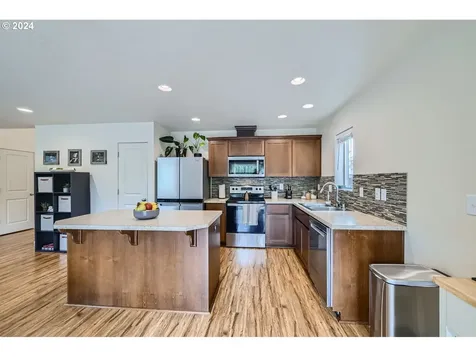 13011 NE 114th Way Vancouver WA 98682