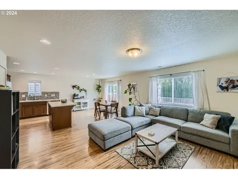 13011 NE 114th Way Vancouver WA 98682