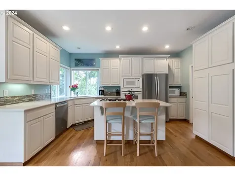 8566 Sw Ravine Drive Beaverton OR 97007