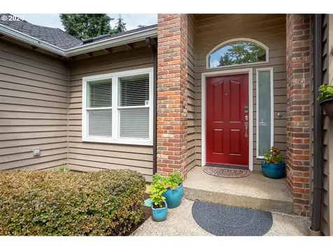 8566 Sw Ravine Drive Beaverton OR 97007