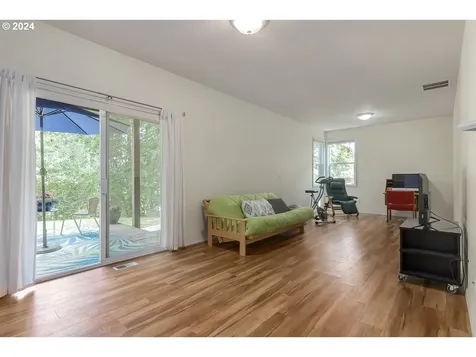 8566 Sw Ravine Drive Beaverton OR 97007