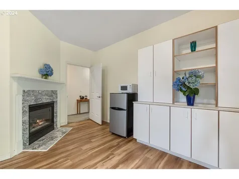 8566 Sw Ravine Drive Beaverton OR 97007
