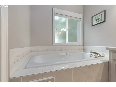 8566 Sw Ravine Drive Beaverton OR 97007