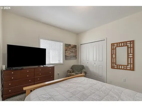 8566 Sw Ravine Drive Beaverton OR 97007