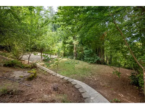 8566 Sw Ravine Drive Beaverton OR 97007