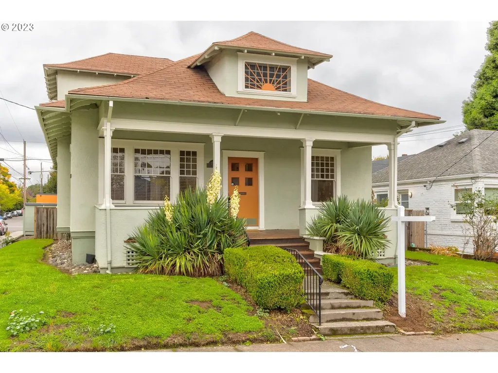 2705 Ne Weidler Street Portland OR 97232