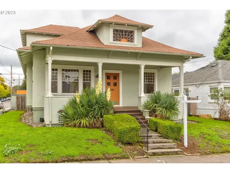 2705 Ne Weidler Street Portland OR 97232