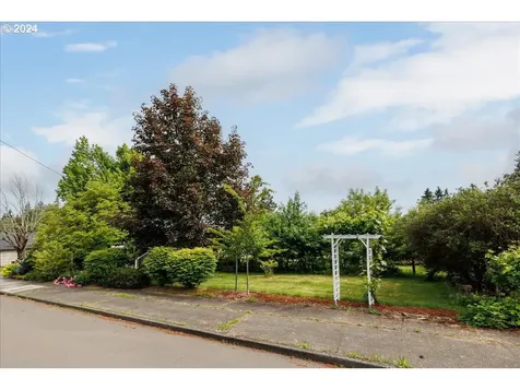 1403 15th Street Oregon City OR 97045