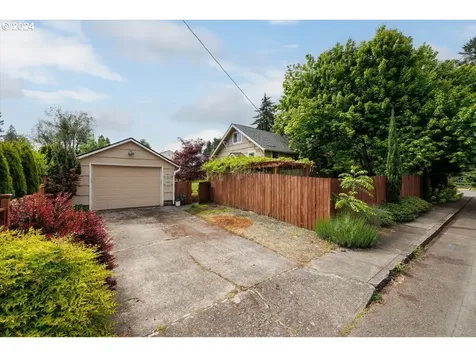 1403 15th Street Oregon City OR 97045