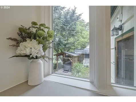 8109 Sw 40th Avenue Portland OR 97219