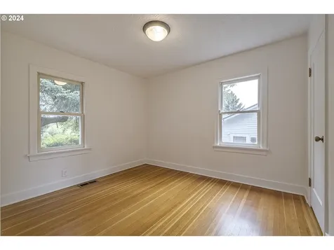 8109 Sw 40th Avenue Portland OR 97219