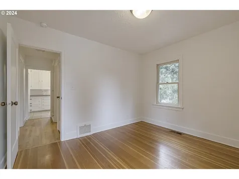 8109 Sw 40th Avenue Portland OR 97219
