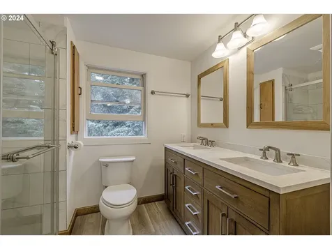 8109 Sw 40th Avenue Portland OR 97219