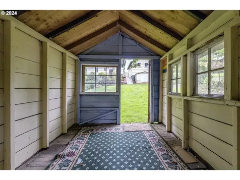8109 Sw 40th Avenue Portland OR 97219