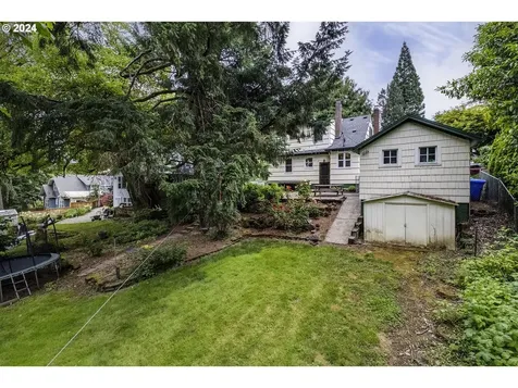 8109 Sw 40th Avenue Portland OR 97219