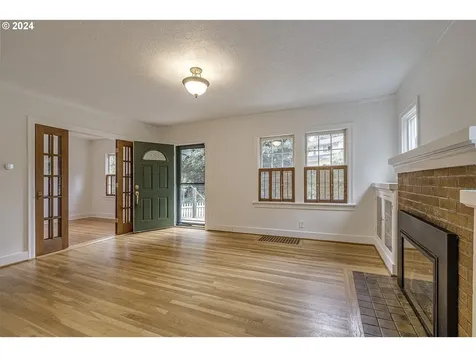 8109 Sw 40th Avenue Portland OR 97219