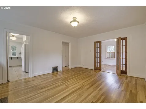 8109 Sw 40th Avenue Portland OR 97219