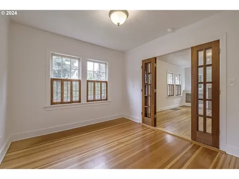 8109 Sw 40th Avenue Portland OR 97219