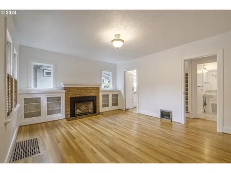 8109 Sw 40th Avenue Portland OR 97219