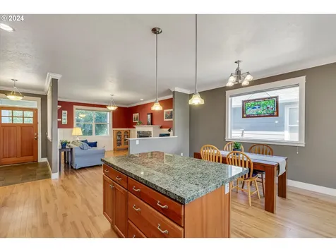 1735 22nd Street Hood River OR 97031