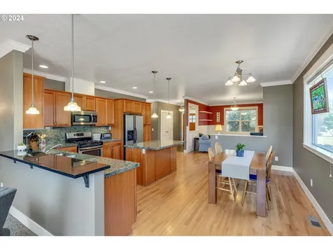 1735 22nd Street Hood River OR 97031