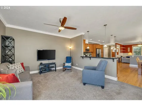 1735 22nd Street Hood River OR 97031