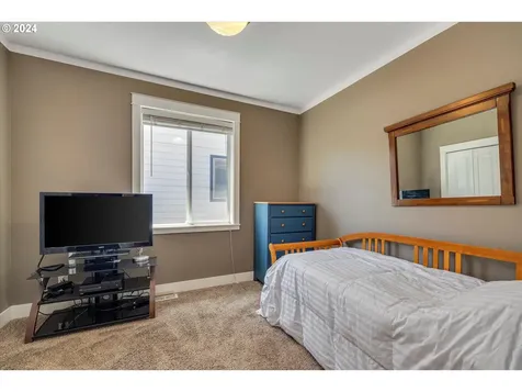 1735 22nd Street Hood River OR 97031